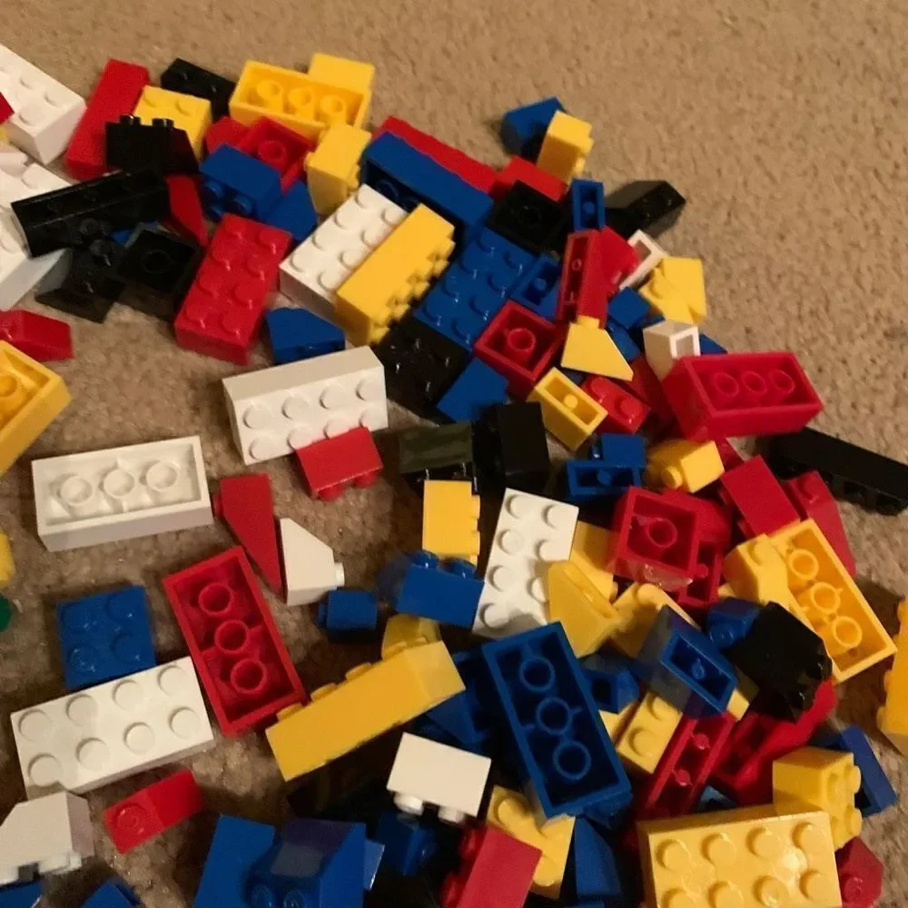 Mega Bloks Create ‘N Play 187 Piece Play Set Not Complete